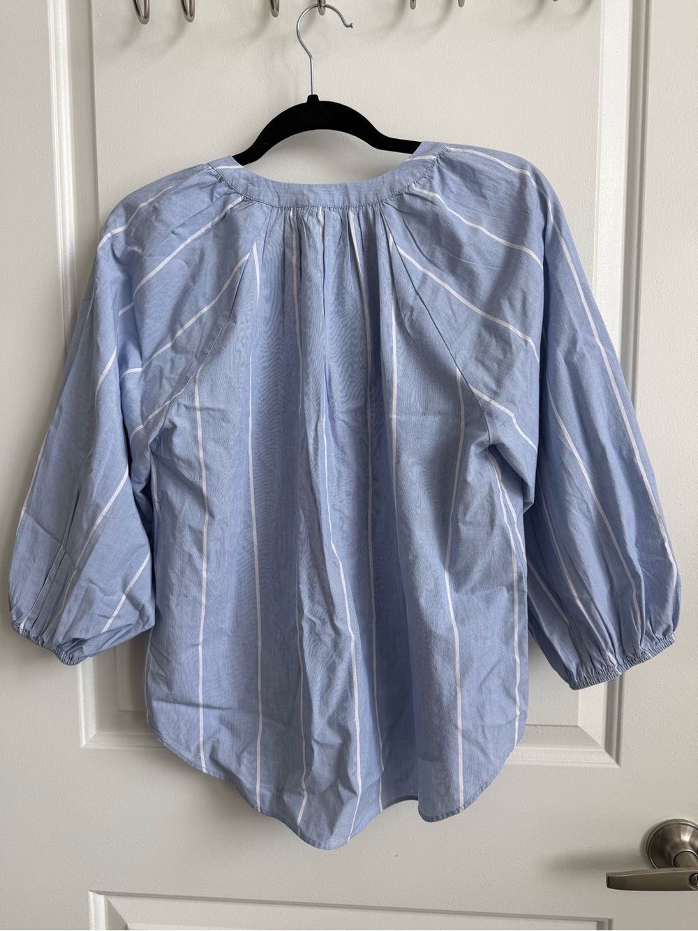 Ann Taylor Weekend Blue Striped Button up Puff Sleeve Blouse - Picture 3 of 4